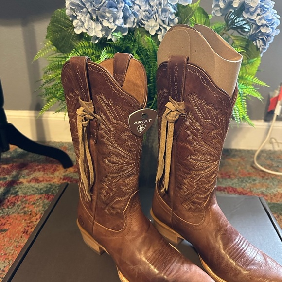 Ariat new in box boots - Picture 3 of 4
